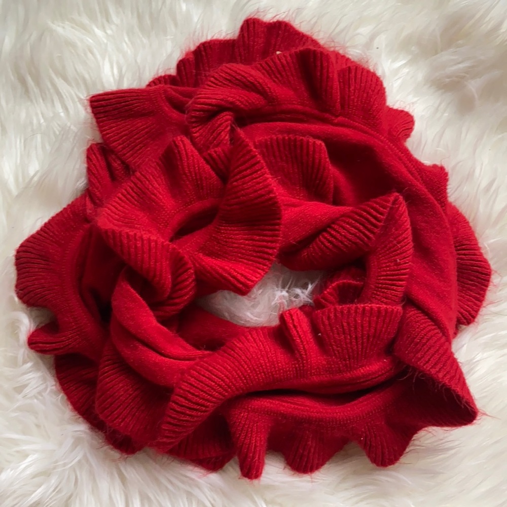 Ruffled red scarf